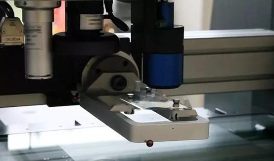 面對3D曲面玻璃，如何才能做到精準測量？(圖2)